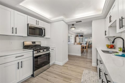 Copropriété à vendre à Gulfport, Floride: 2 chambres, 131.92 m2 № 2147620 - photo 6
