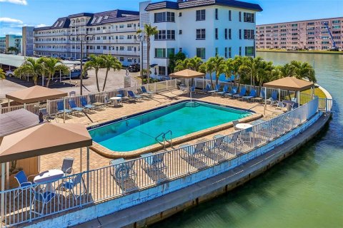 Copropriété à vendre à Gulfport, Floride: 2 chambres, 131.92 m2 № 2147620 - photo 29