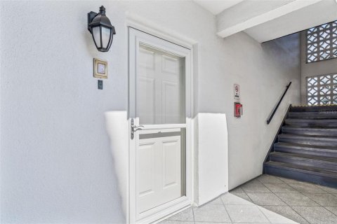 Copropriété à vendre à Gulfport, Floride: 2 chambres, 131.92 m2 № 2147620 - photo 2