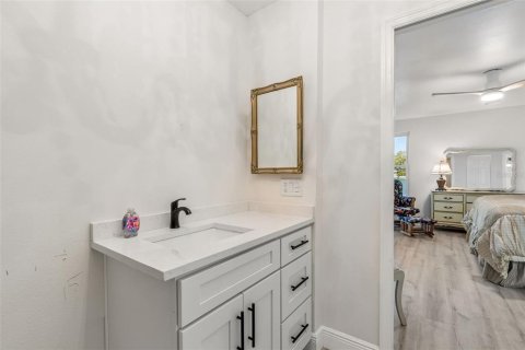 Copropriété à vendre à Gulfport, Floride: 2 chambres, 131.92 m2 № 2147620 - photo 21