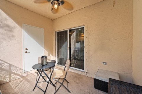 Townhouse in Coral Springs, Florida 2 bedrooms, 108.7 sq.m. № 2084133 - photo 23