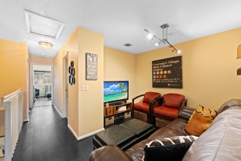 Townhouse in Coral Springs, Florida 2 bedrooms, 108.7 sq.m. № 2084133 - photo 15