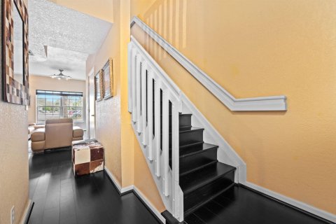 Townhouse in Coral Springs, Florida 2 bedrooms, 108.7 sq.m. № 2084133 - photo 14