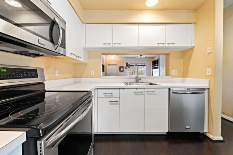 Townhouse in Coral Springs, Florida 2 bedrooms, 108.7 sq.m. № 2084133 - photo 11