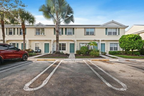 Townhouse in Coral Springs, Florida 2 bedrooms, 108.7 sq.m. № 2084133 - photo 2