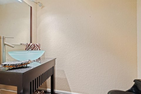 Townhouse in Coral Springs, Florida 2 bedrooms, 108.7 sq.m. № 2084133 - photo 12