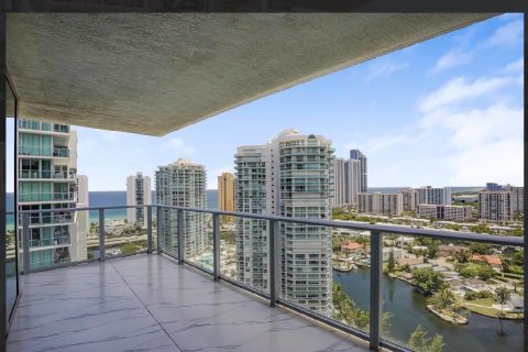 Condominio en Sunny Isles Beach, Florida, 3 dormitorios  № 2085953