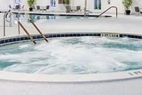 Condo in Sun City Center, Florida, 1 bedroom  № 1869391 - photo 14