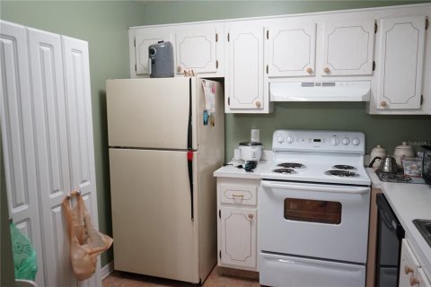 Condo in Sun City Center, Florida, 1 bedroom  № 1869391 - photo 23