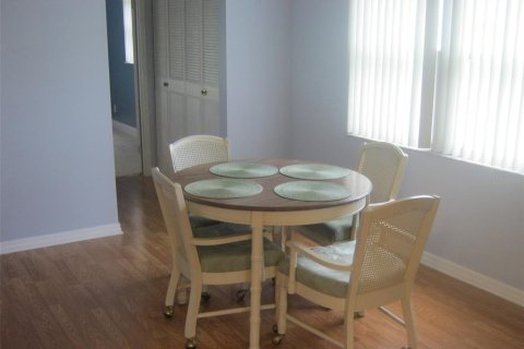 Condo in Sun City Center, Florida, 1 bedroom  № 1869391 - photo 26