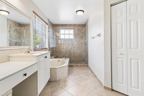 Villa ou maison à vendre à Royal Palm Beach, Floride: 5 chambres, 258.08 m2 № 2078442 - photo 18