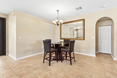 Villa ou maison à vendre à Royal Palm Beach, Floride: 5 chambres, 258.08 m2 № 2078442 - photo 5
