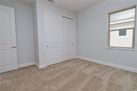 House in Winter Garden, Florida 5 bedrooms, 354.05 sq.m. № 1910319 - photo 24