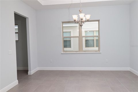 House in Winter Garden, Florida 5 bedrooms, 354.05 sq.m. № 1910319 - photo 3