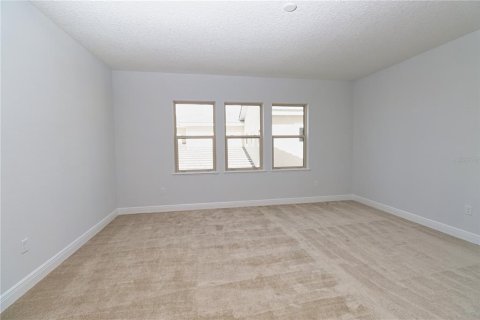 House in Winter Garden, Florida 5 bedrooms, 354.05 sq.m. № 1910319 - photo 12