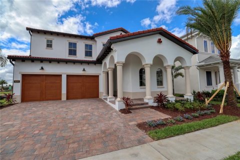 House in Winter Garden, Florida 5 bedrooms, 354.05 sq.m. № 1910319 - photo 1