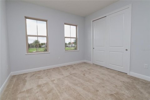 House in Winter Garden, Florida 5 bedrooms, 354.05 sq.m. № 1910319 - photo 25