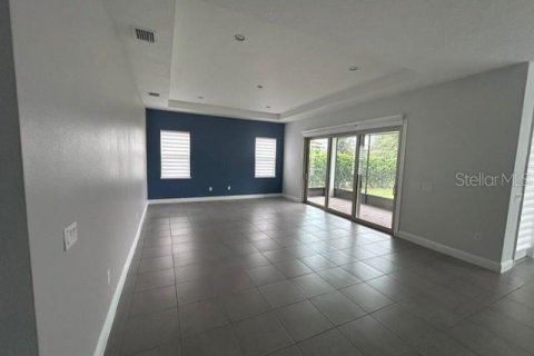 House in Winter Garden, Florida 5 bedrooms, 354.05 sq.m. № 1910319 - photo 8
