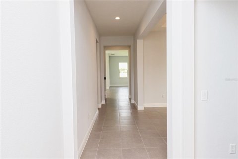 House in Winter Garden, Florida 5 bedrooms, 354.05 sq.m. № 1910319 - photo 4