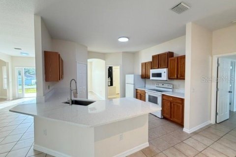 Villa ou maison à louer à Ocala, Floride: 4 chambres, 208.57 m2 № 2404705 - photo 11