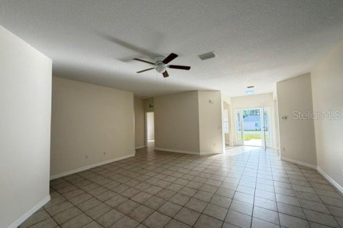 Villa ou maison à louer à Ocala, Floride: 4 chambres, 208.57 m2 № 2404705 - photo 8