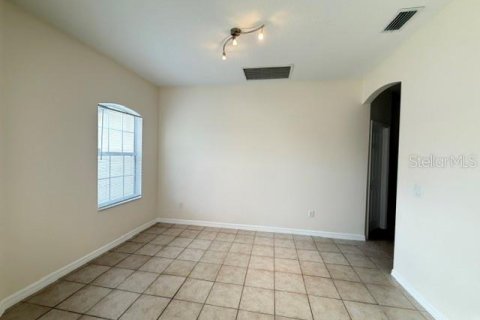 Villa ou maison à louer à Ocala, Floride: 4 chambres, 208.57 m2 № 2404705 - photo 4