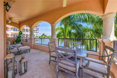 Condo in Coral Gables, Florida, 3 bedrooms № 1934058 - photo 3