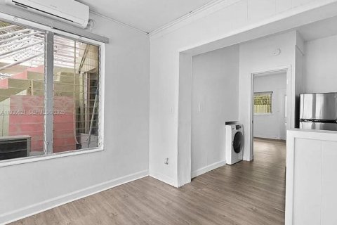 Купить коммерческую недвижимость в Майами-Бич, Флорида № 1989942 - фото 11