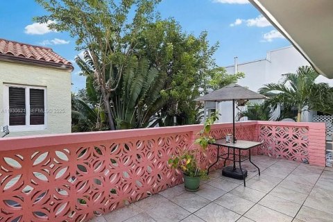 Купить коммерческую недвижимость в Майами-Бич, Флорида № 1989942 - фото 5