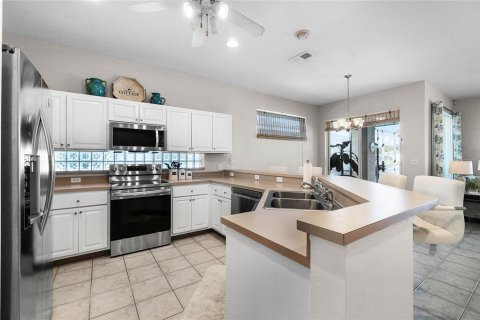 House in Kissimmee, Florida 4 bedrooms, 157.93 sq.m. № 1614622 - photo 8