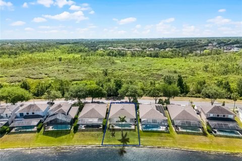 House in Kissimmee, Florida 4 bedrooms, 157.93 sq.m. № 1614622 - photo 3