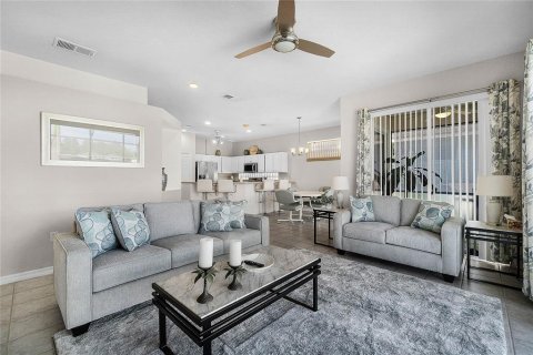House in Kissimmee, Florida 4 bedrooms, 157.93 sq.m. № 1614622 - photo 16