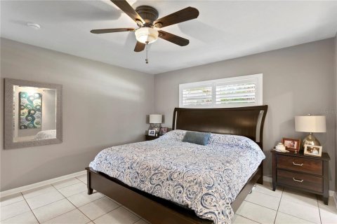 House in Tampa, Florida 3 bedrooms, 148.83 sq.m. № 1548116 - photo 18