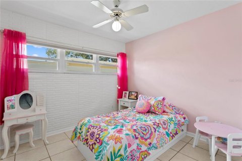 House in Tampa, Florida 3 bedrooms, 148.83 sq.m. № 1548116 - photo 26