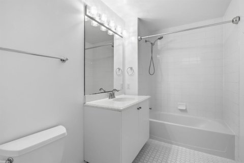 Condo in Delray Beach, Florida, 1 bedroom  № 2251658 - photo 9