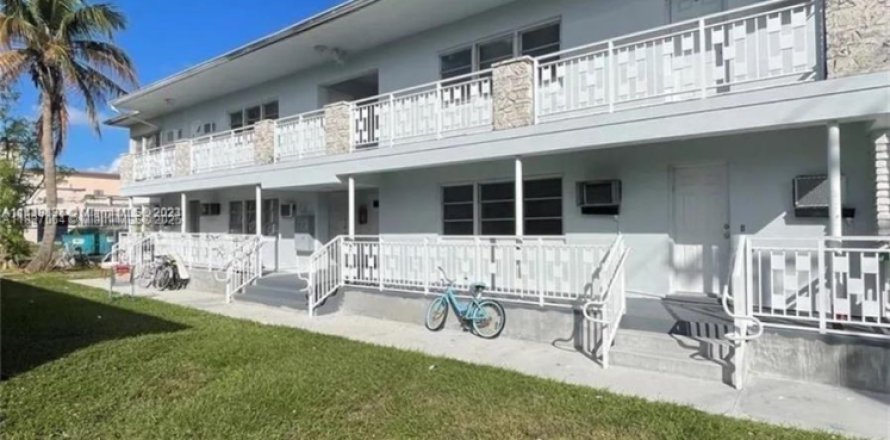 Casa en Miami Beach, Florida 2 dormitorios, 105.26 m2 № 1821683