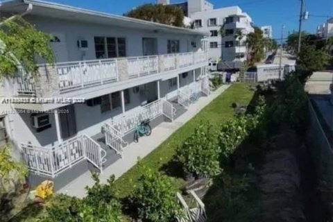 Casa en alquiler en Miami Beach, Florida, 2 dormitorios, 105.26 m2 № 1821683 - foto 9