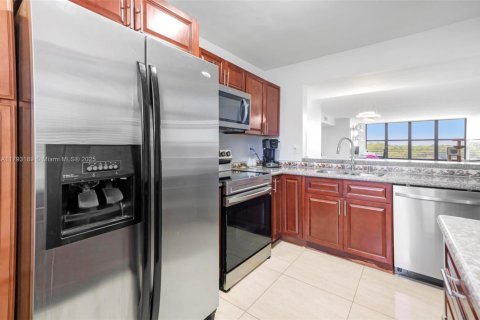 Condo in Coconut Creek, Florida, 2 bedrooms  № 1695468 - photo 4