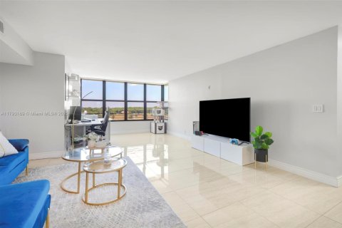 Condo in Coconut Creek, Florida, 2 bedrooms  № 1695468 - photo 9
