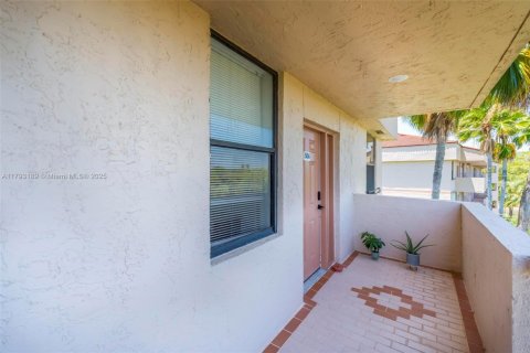 Condo in Coconut Creek, Florida, 2 bedrooms  № 1695468 - photo 19