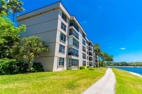 Condo in Coconut Creek, Florida, 2 bedrooms  № 1695468 - photo 23