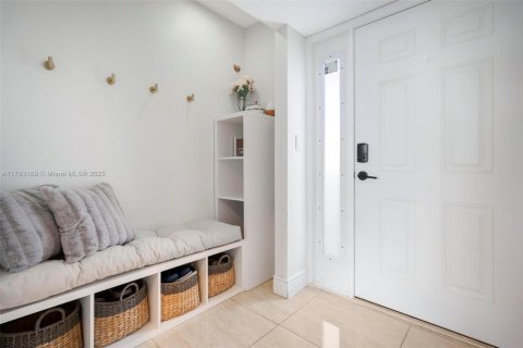 Condo in Coconut Creek, Florida, 2 bedrooms  № 1695468 - photo 3