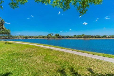 Condo in Coconut Creek, Florida, 2 bedrooms  № 1695468 - photo 25