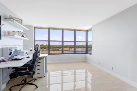 Condo in Coconut Creek, Florida, 2 bedrooms  № 1695468 - photo 10