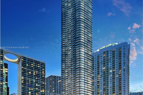 Condo in Miami, Florida, 5 bedrooms  № 2082569 - photo 22