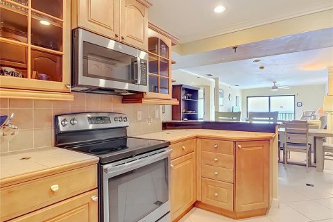 Condo in New Smyrna Beach, Florida, 3 bedrooms  № 2205272 - photo 19