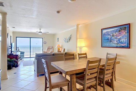 Condo in New Smyrna Beach, Florida, 3 bedrooms  № 2205272 - photo 4