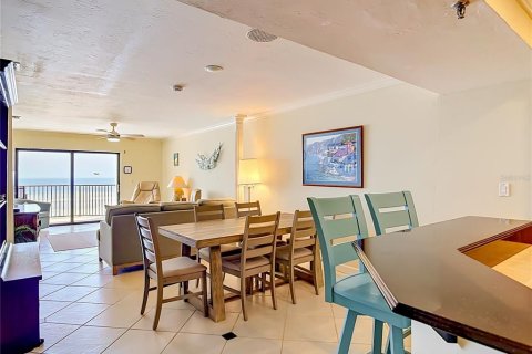 Condo in New Smyrna Beach, Florida, 3 bedrooms  № 2205272 - photo 9
