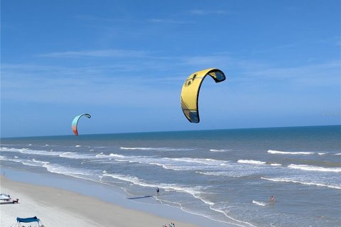 Condo in New Smyrna Beach, Florida, 3 bedrooms  № 2205272 - photo 7