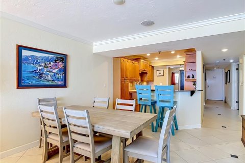 Condo in New Smyrna Beach, Florida, 3 bedrooms  № 2205272 - photo 11